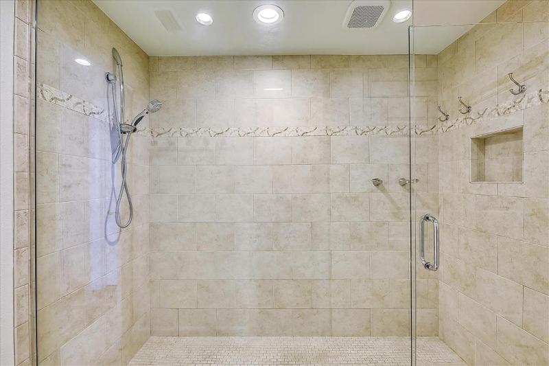 HP 12W Gulf Front Condo by 30A Escapes - image 13