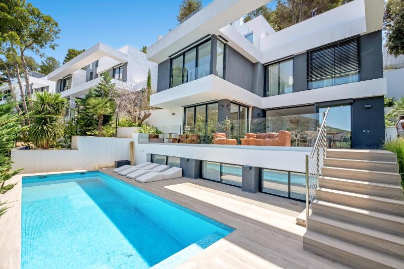 Villas Pinares - SeaCityMountain Views Gym SaltPool BBQ - Beach 2km City 5km - image 2