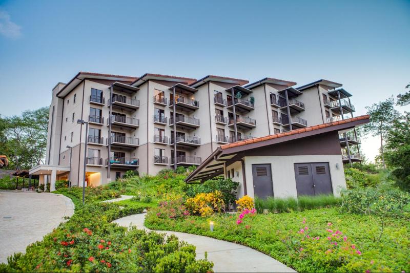 Spacious 2BR Condo with Partial Ocean View- Roble Sabana- Reserva Conchal - image 11