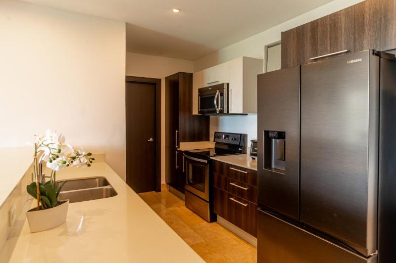 Spacious 2BR Condo with Partial Ocean View- Roble Sabana- Reserva Conchal - image 4