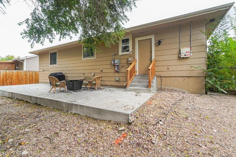 One Level Home Near Downtown Hot Tub - image 14