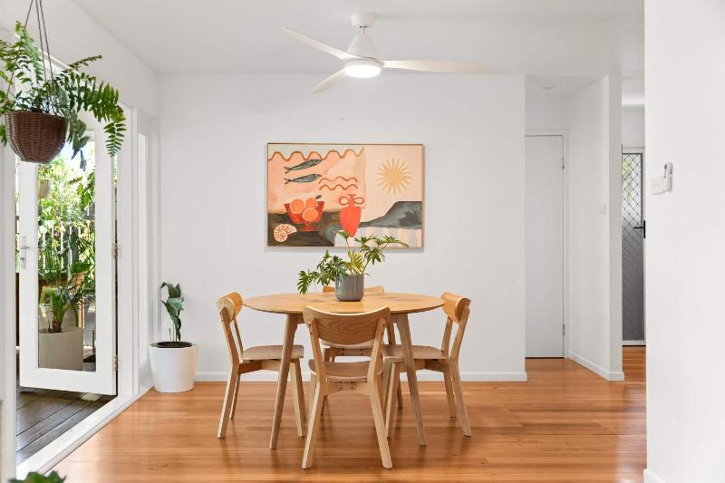 The Palma - Leafy Tropical Escape in Moffat Beach - image 36