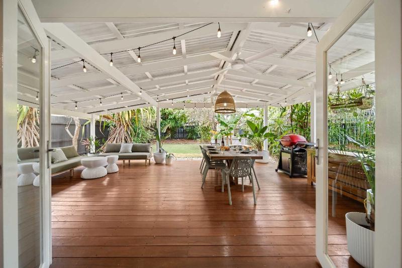 The Palma - Leafy Tropical Escape in Moffat Beach - image 35