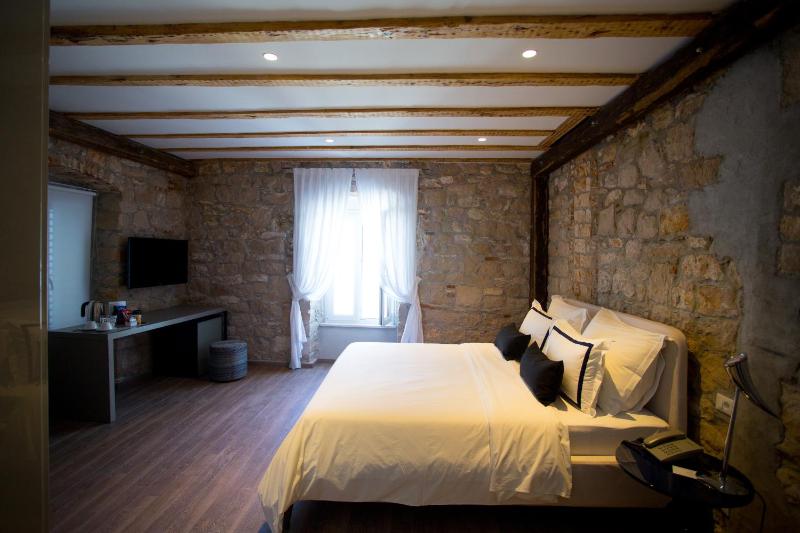 Luxury Double Room image 2
