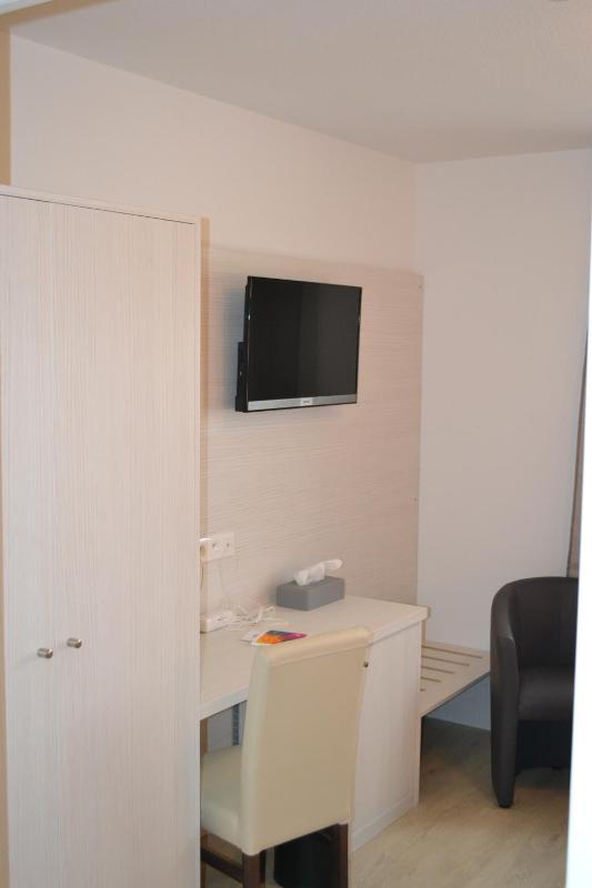 Comfort Double Room - Disability Access image 3