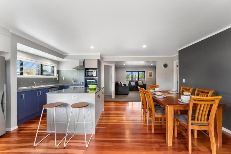 Scannell Grove - Lake Taupo Holiday Home - image 15