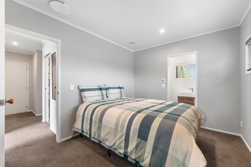 Scannell Grove - Lake Taupo Holiday Home - image 20