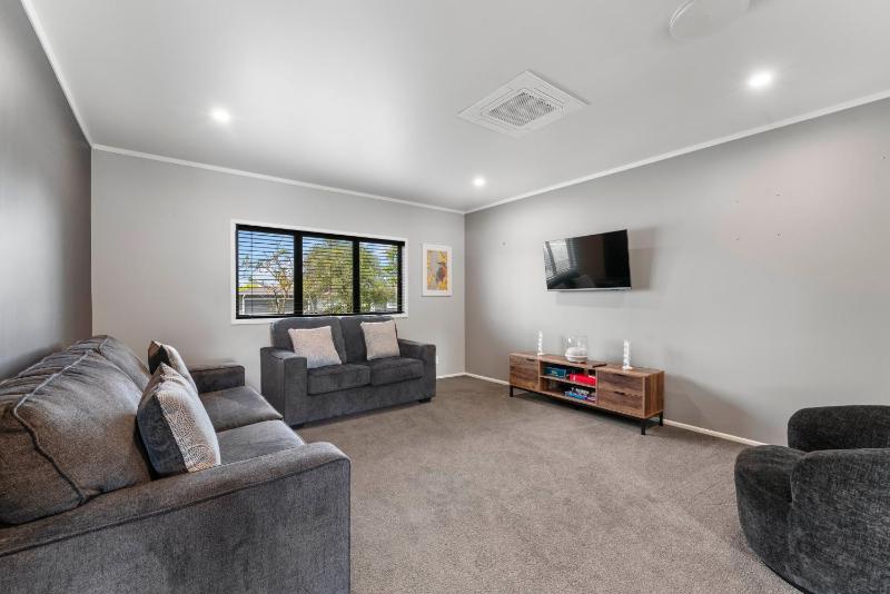 Scannell Grove - Lake Taupo Holiday Home - image 16