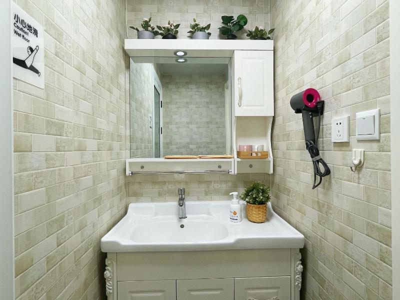 Gongxi Brand 2BR Apartment TOP RATED Host Managed By 5-Year Near Subway GLC2003 - image 16