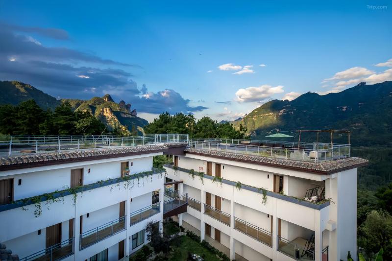 Zhangjiajie Peak&Cloud Retreat-signature coffee-Buffet breakfast-English support-Close to both the East Gate and the Central Gate - image 39