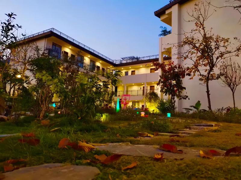 Zhangjiajie Peak&Cloud Retreat-signature coffee-Buffet breakfast-English support-Close to both the East Gate and the Central Gate - image 8