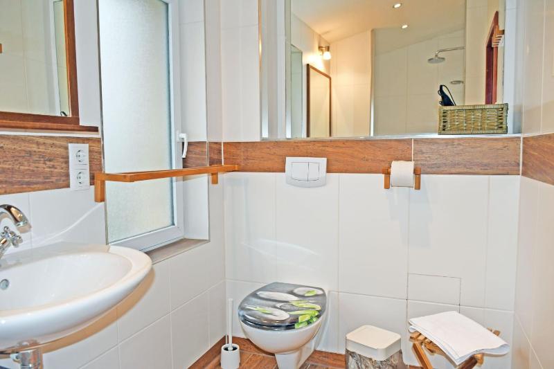 Ferienwohnungen am Selliner See mit Terrassen - image 33