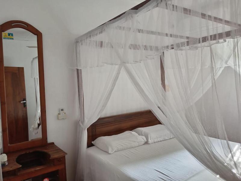 Coco One Holiday Inn - image 3