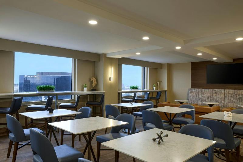 Renaissance Dallas Addison Hotel - image 19