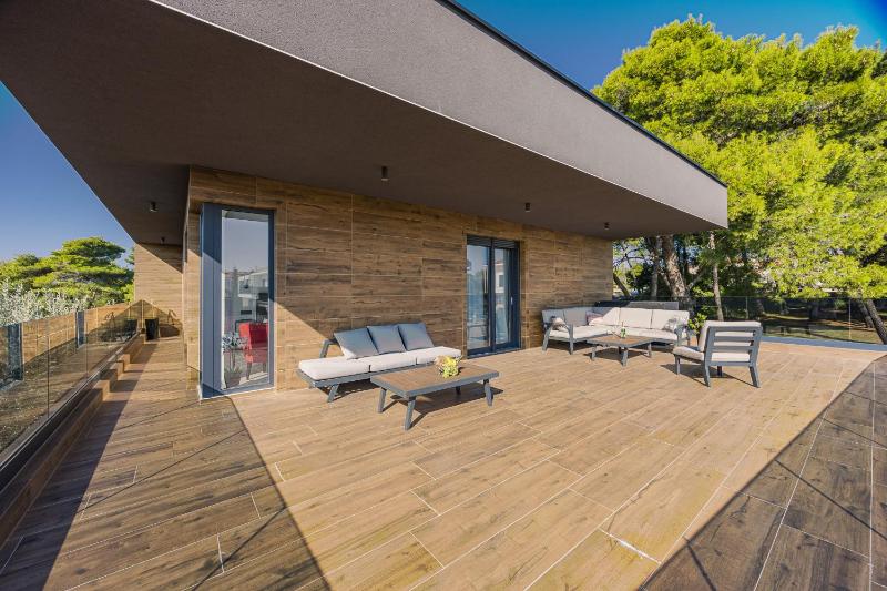 Villa Palatium III in Fažana for 8 people only 200 meters from the sea with sauna & indoor-outside heated pool - image 25
