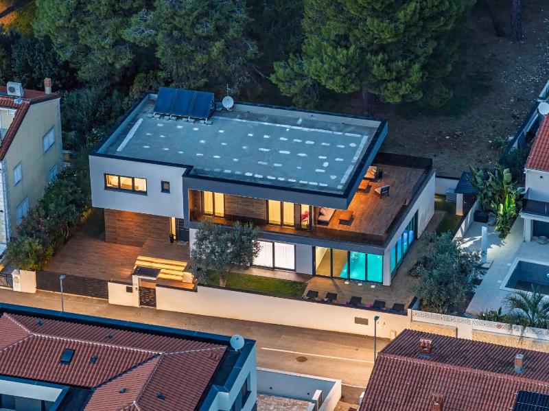 Villa Palatium III in Fažana for 8 people only 200 meters from the sea with sauna & indoor-outside heated pool - image 16