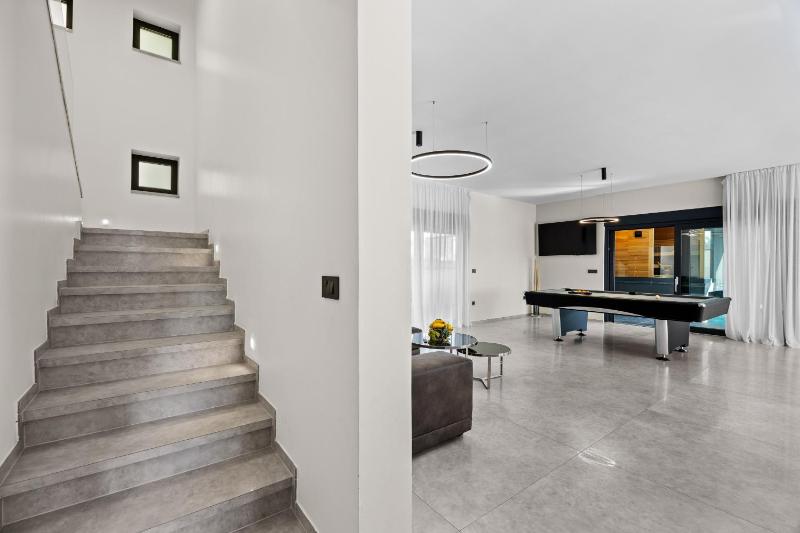 Villa Palatium III in Fažana for 8 people only 200 meters from the sea with sauna & indoor-outside heated pool - image 40