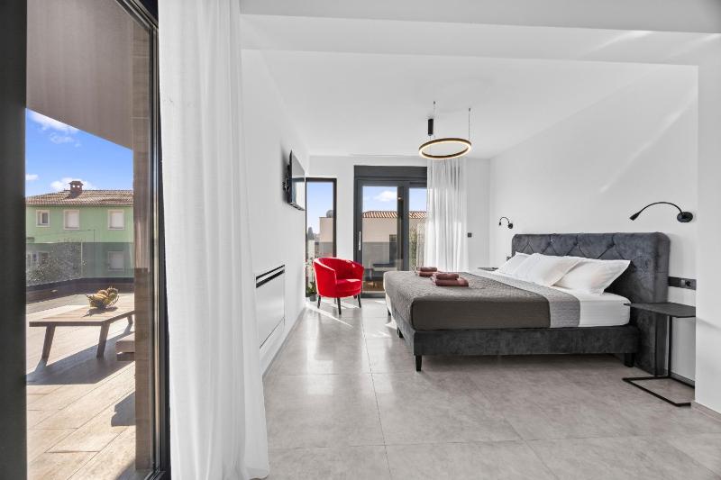 Villa Palatium III in Fažana for 8 people only 200 meters from the sea with sauna & indoor-outside heated pool - image 31