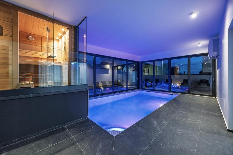 Villa Palatium III in Fažana for 8 people only 200 meters from the sea with sauna & indoor-outside heated pool - image 29