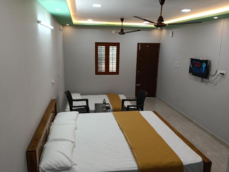 Shiva Ramana Home Stay - image 12