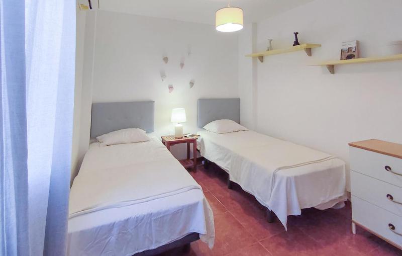 3 Bedroom Stunning Apartment In Malaga - image 10