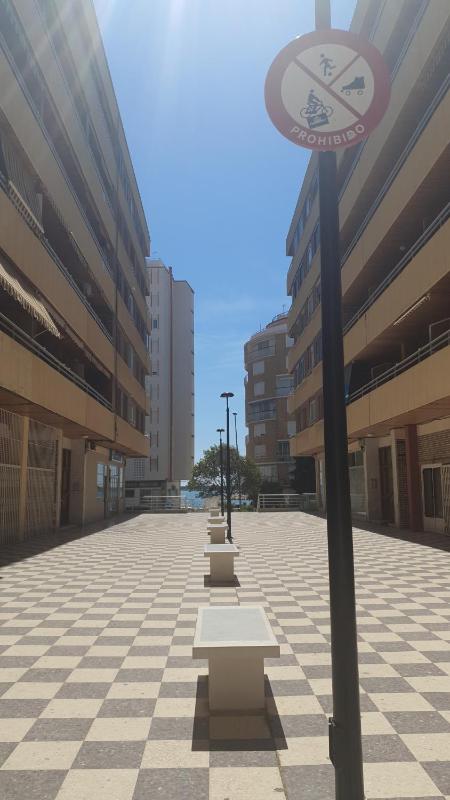The room to share in 4 b apartment near seaside Torrevieja - image 1