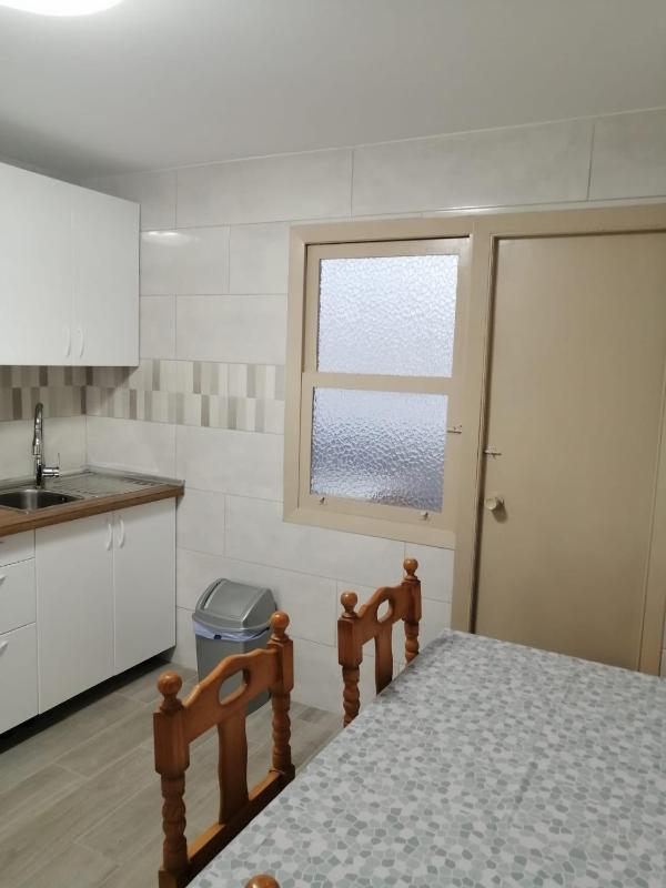 The room to share in 4 b apartment near seaside Torrevieja - image 13
