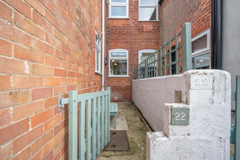Number 22 Leiston Road Aldeburgh - image 33