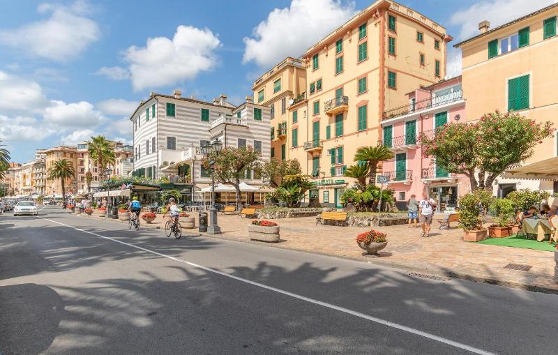 2 Bedroom Gorgeous Apartment In Rapallo - image 18