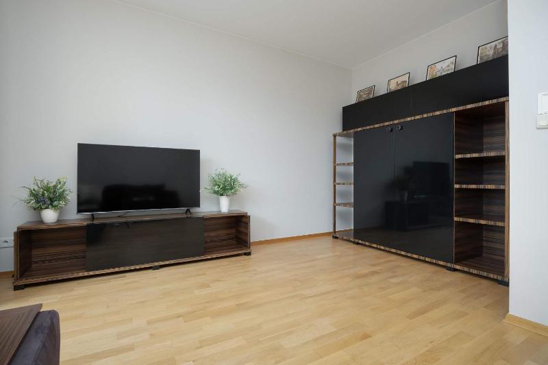 Apartment near Oncology Center Novum Ursynów Arena & Kabaty Forest by Noclegi Renters - image 13