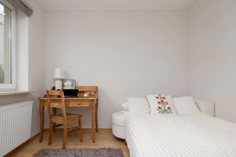 Apartment near Oncology Center Novum Ursynów Arena & Kabaty Forest by Noclegi Renters - image 12