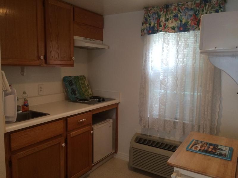 Angie's Guest Cottage - image 4