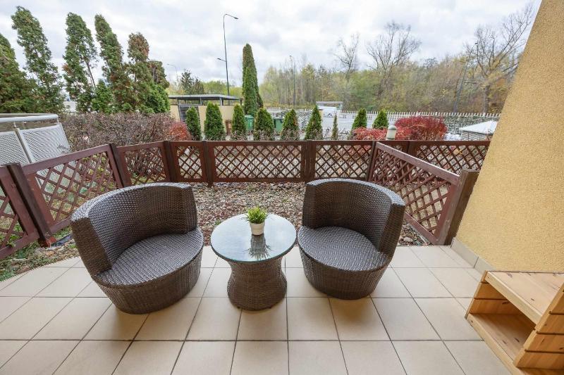 Apartment near Oncology Center Novum Ursynów Arena & Kabaty Forest by Noclegi Renters - image 15