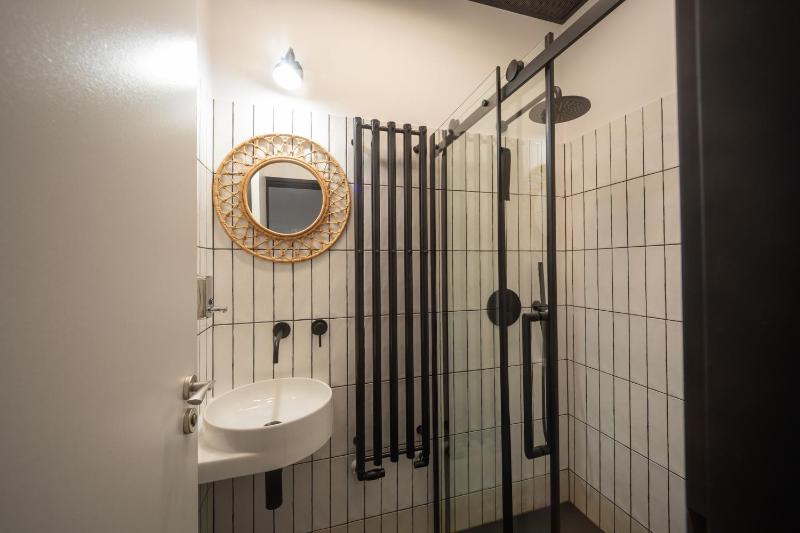 Czech Inn - image 6