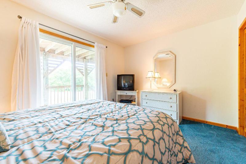 Summer Place I - Corolla Whalehead Oceanside Ocean View 140 Yds to Beach Flex Stays - image 26