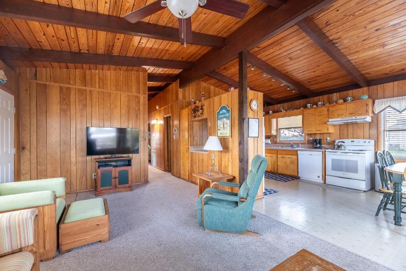 Sun Byrne - S Nags Head MP 18 200 Feet to the Beach Ocean View Flex Stays - image 6