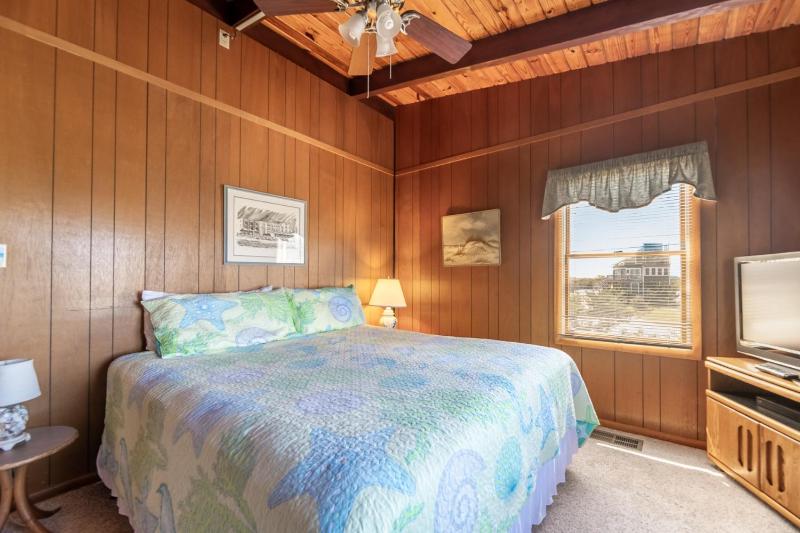 Sun Byrne - S Nags Head MP 18 200 Feet to the Beach Ocean View Flex Stays - image 7
