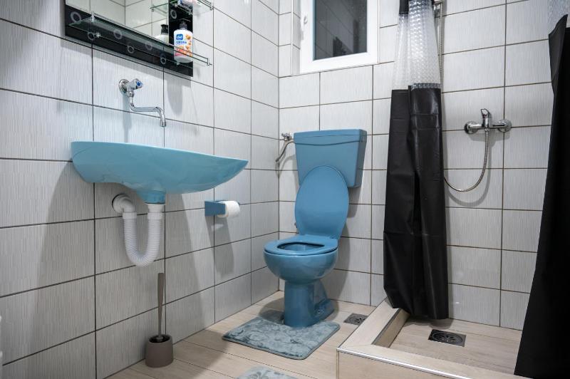 Apartment Bisić with private parking - image 13