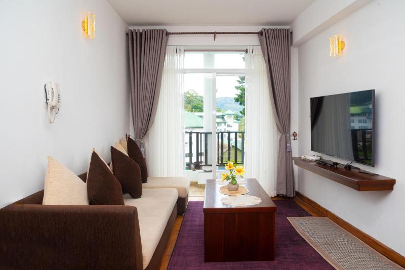 Highland View - image 10