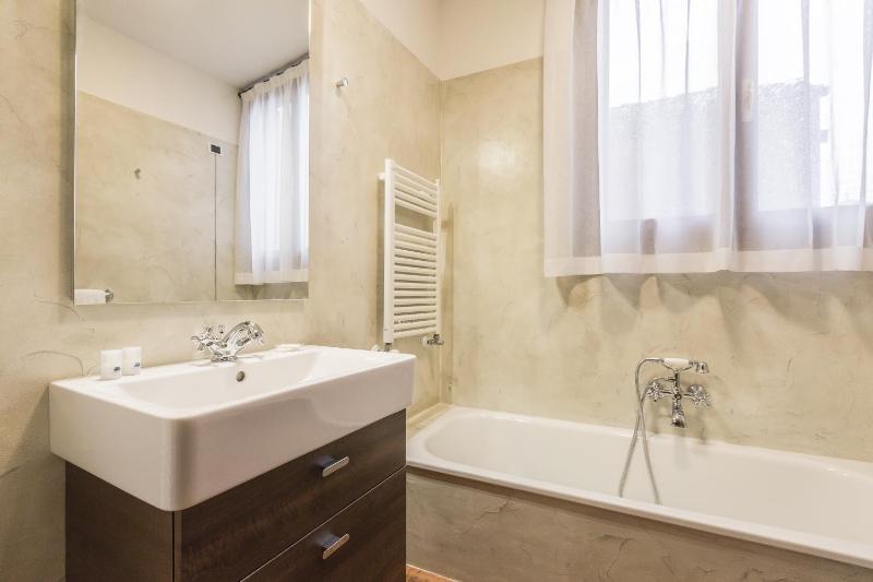 Ca' del Monastero 6 Collection Chic Apartment for 4 Guests with Lift - image 7