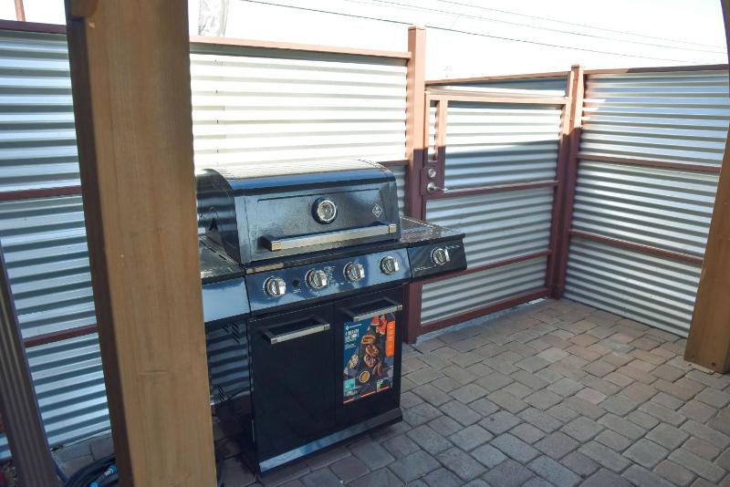 APT Style Home 2BR 2BA w Jacuzzi Near Airport - image 14