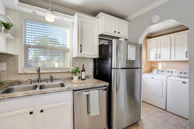 Charming Pet Friendly 2BR Retreat - image 14