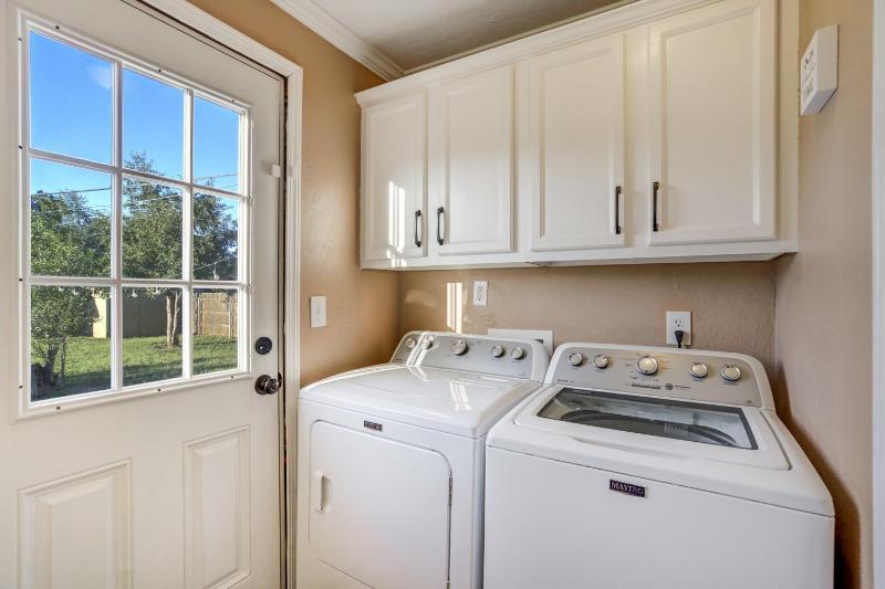 Charming Pet Friendly 2BR Retreat - image 17