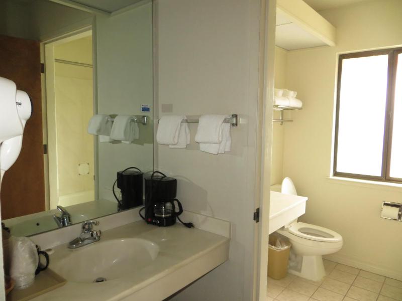 Deluxe King Room image 4
