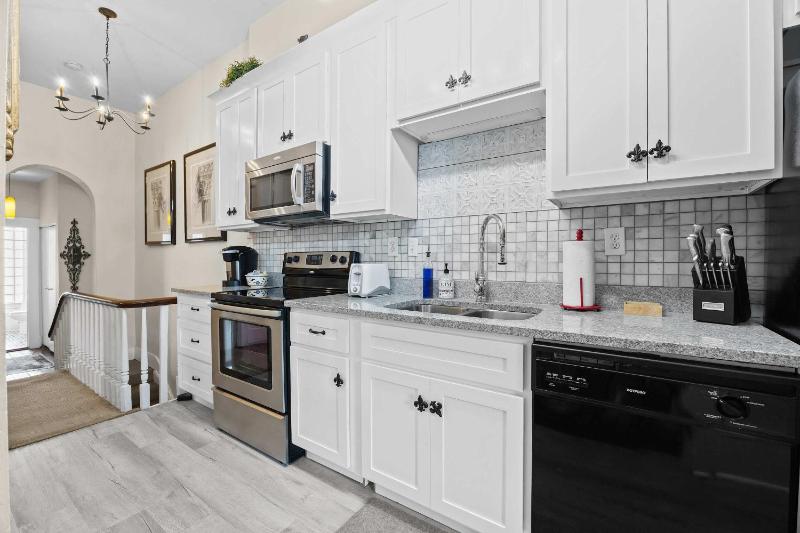 Family-Friendly 2 Unit Retreat in Louisville - image 39