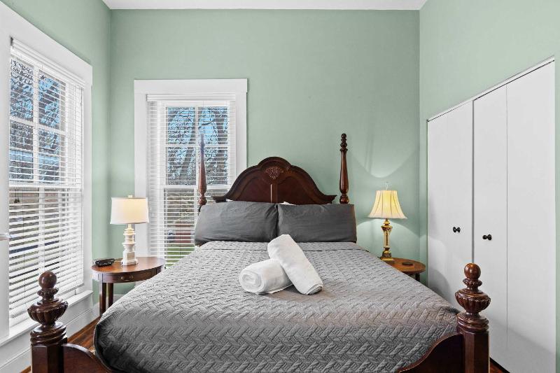 Family-Friendly 2 Unit Retreat in Louisville - image 11