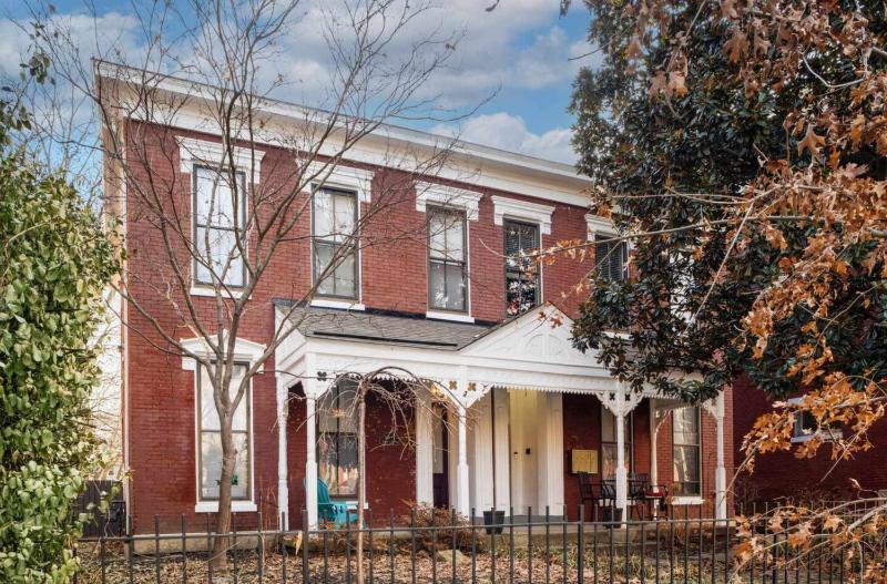 Family-Friendly 2 Unit Retreat in Louisville - image 6