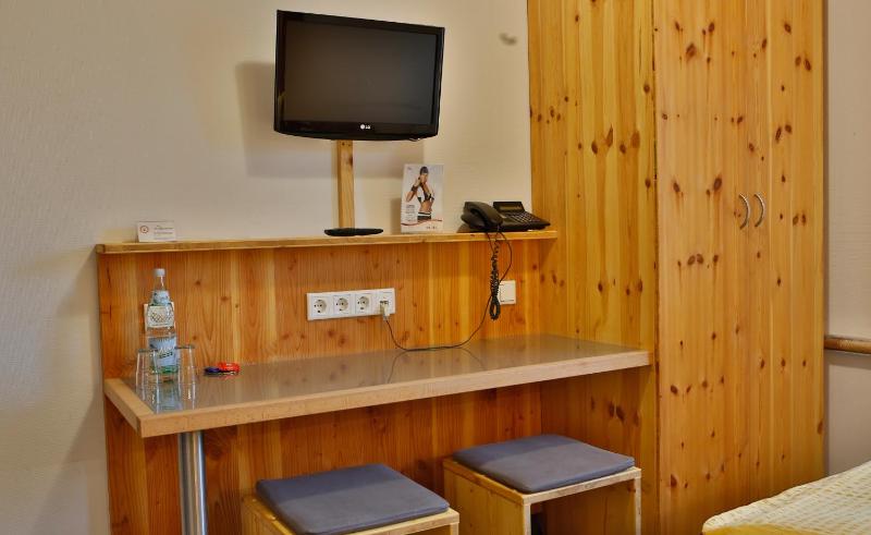 Double Room image 3