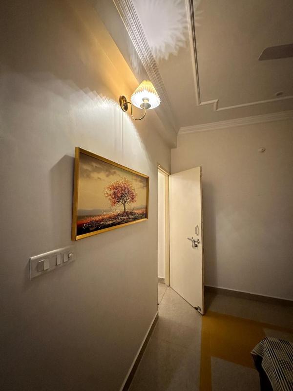 Cozy Apartment in heart of city near metro - image 3