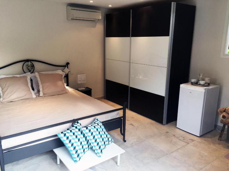 Deluxe Double Room image 4